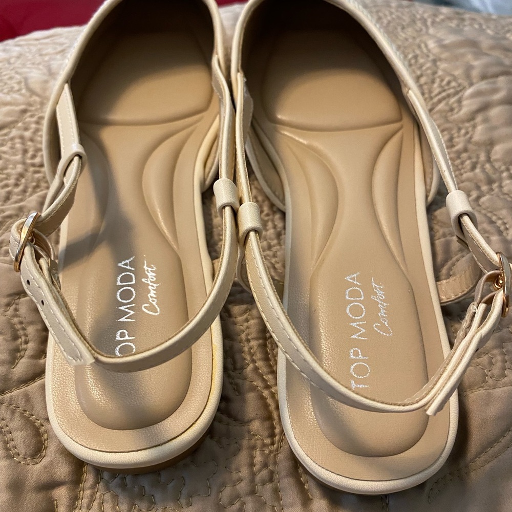 TOP Moda Women's Tan Pointed Slingback Flats - Picture 3 of 8